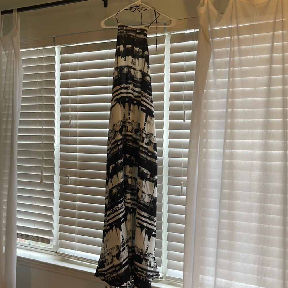 Beautiful, black and white maxi dress halter top size small